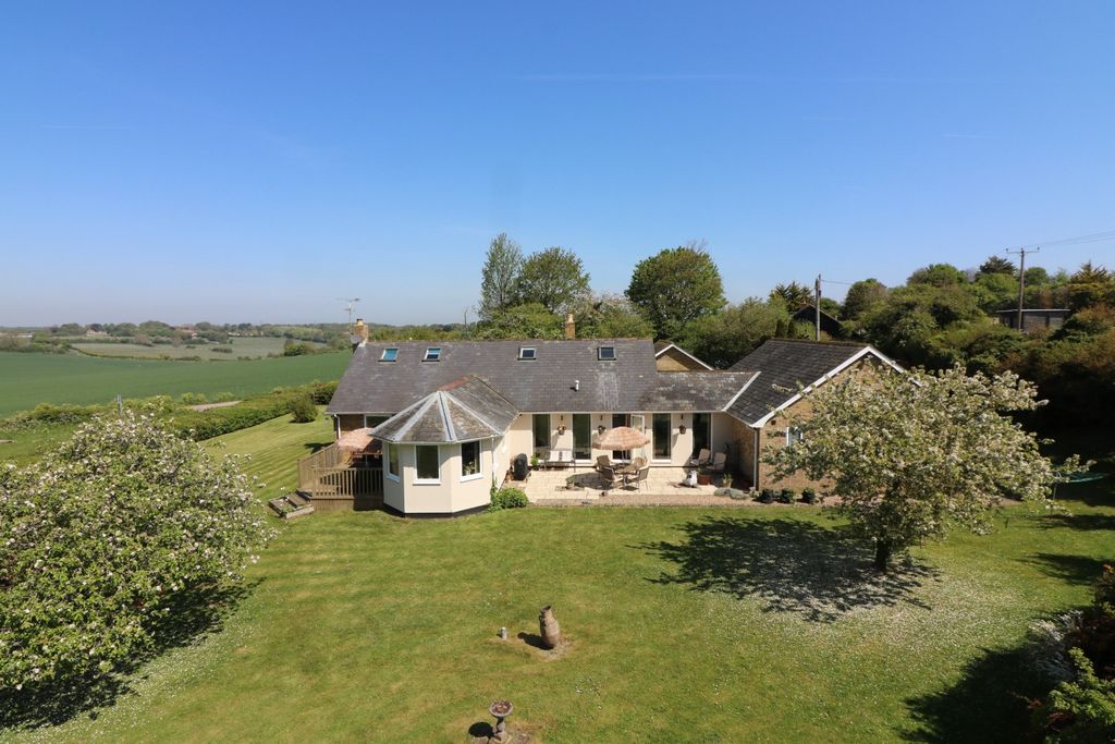 Property photo 3 of 38 4138984