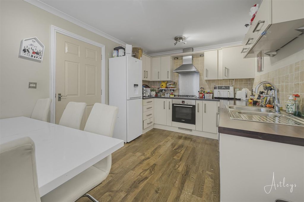 Property photo 2 of 15 Kitchen/Dining Room