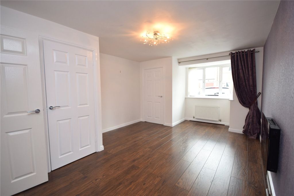 Property photo 2 of 12 Picture No. 29