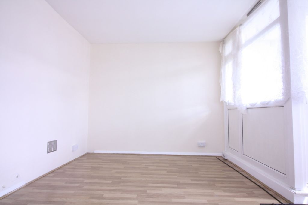 Property photo 3 of 5 4628672