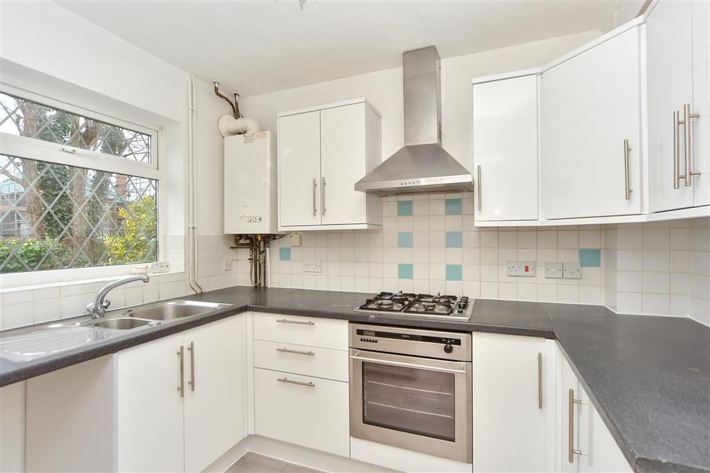 Property photo 2 of 6 Kitchen