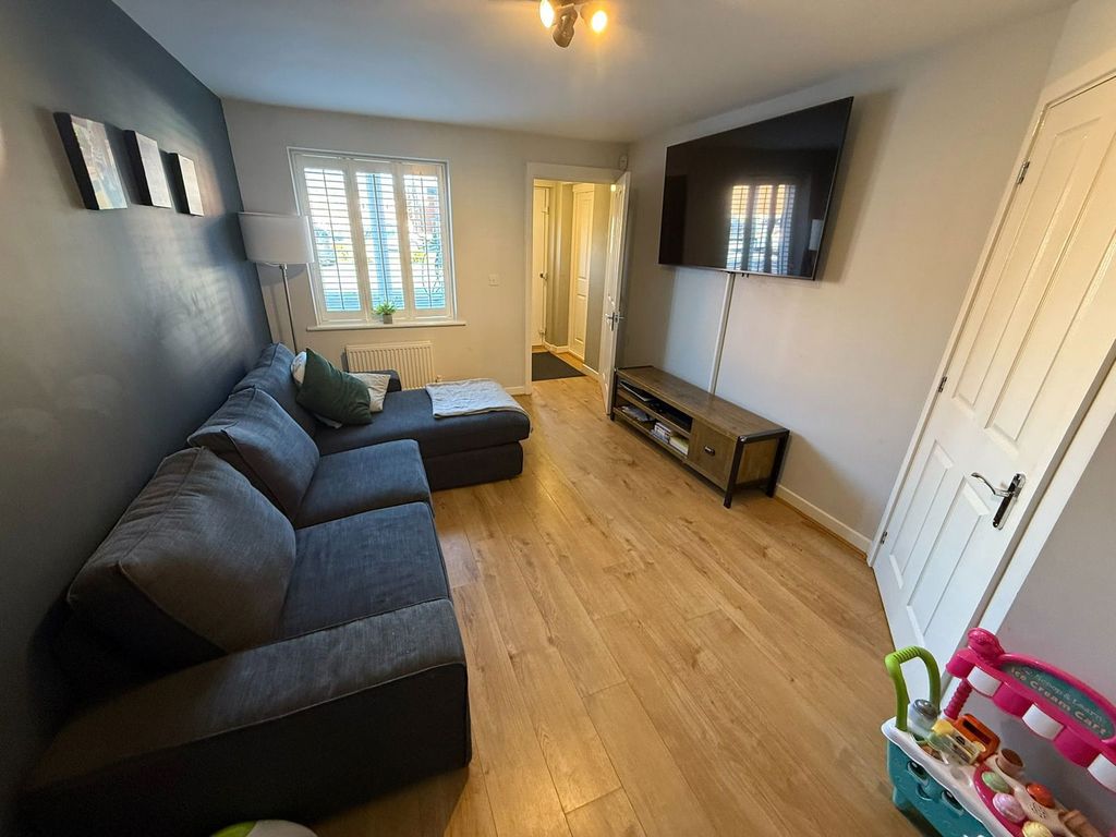 Property photo 3 of 18