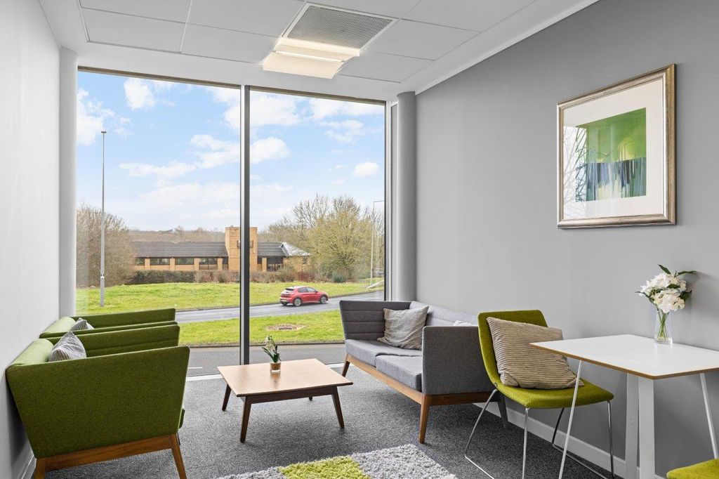 Property photo 1 of 7 Office