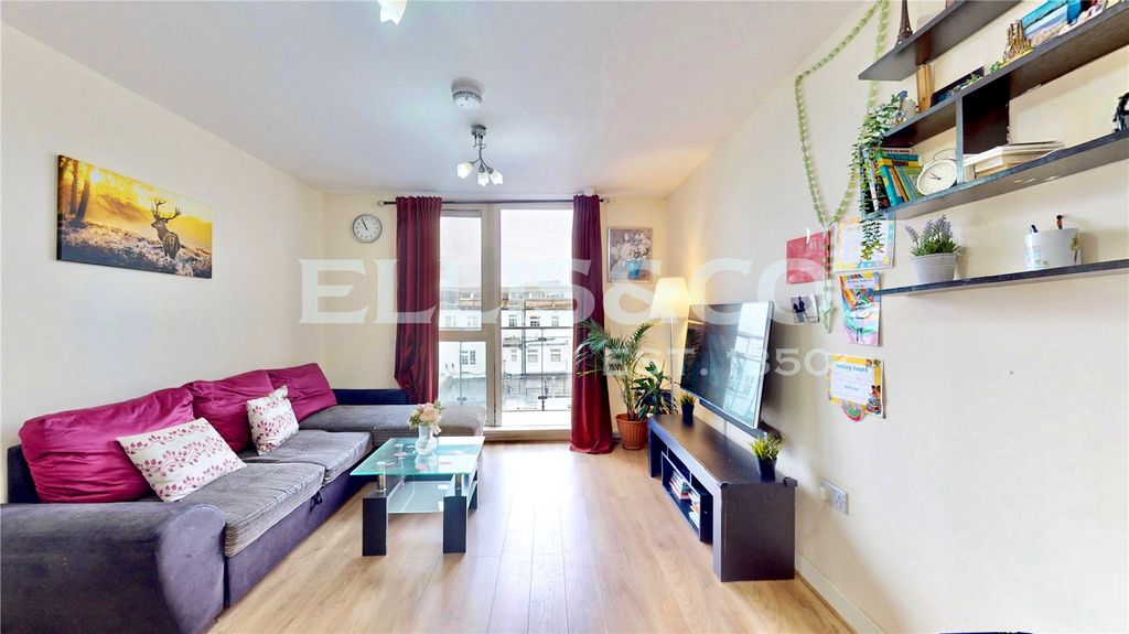 Property photo 2 of 19 Picture No. 24