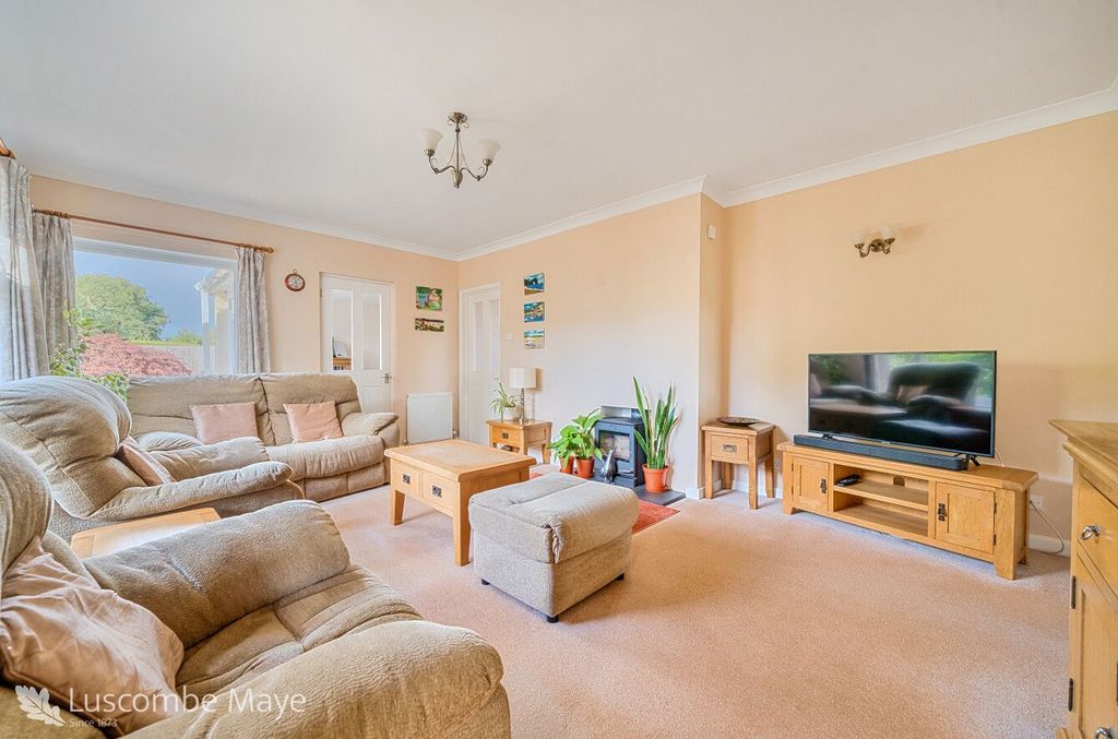 Property photo 3 of 22