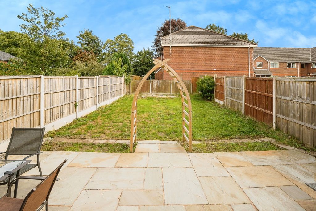Property photo 3 of 17 Photo
