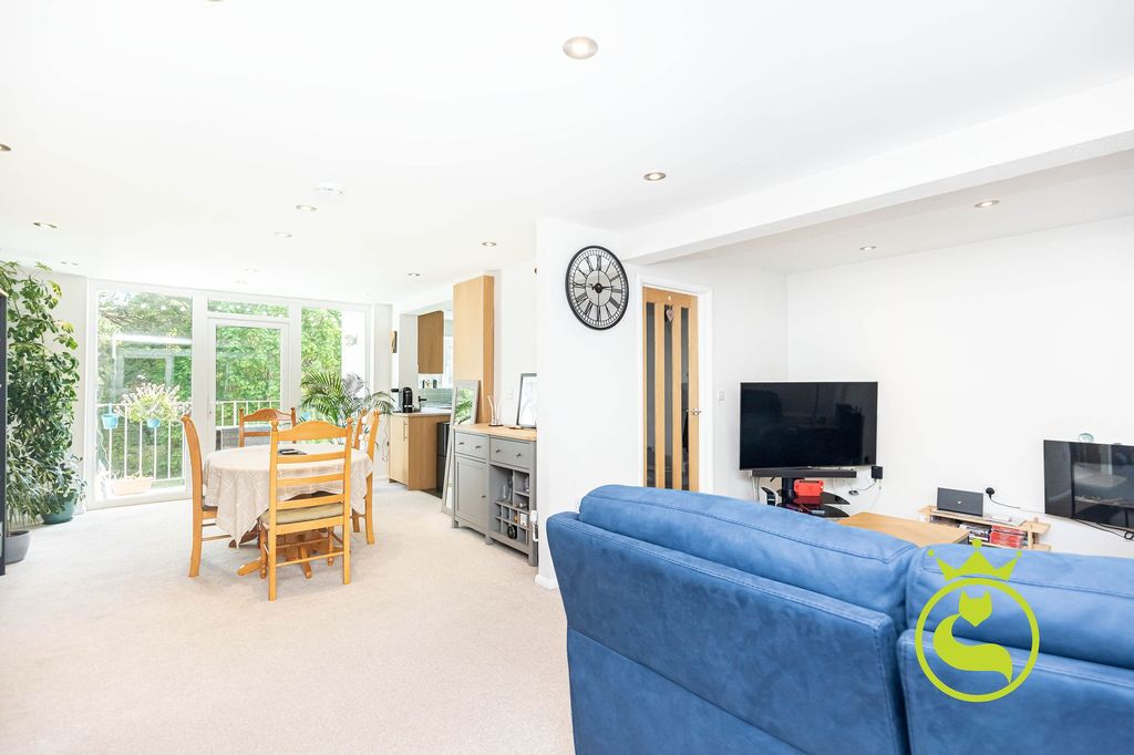 Property photo 3 of 24