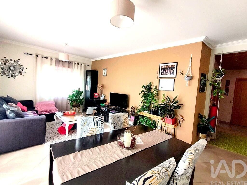 Property photo 1 of 28