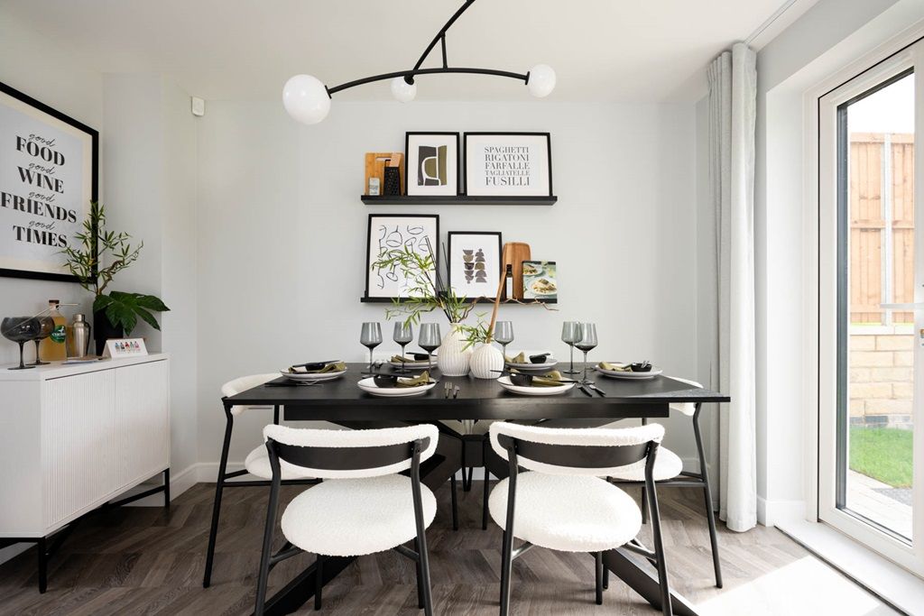 Property photo 1 of 13 Enjoy Dining With A Garden View