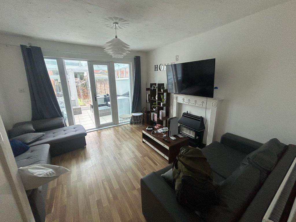 Property photo 2 of 8 Image