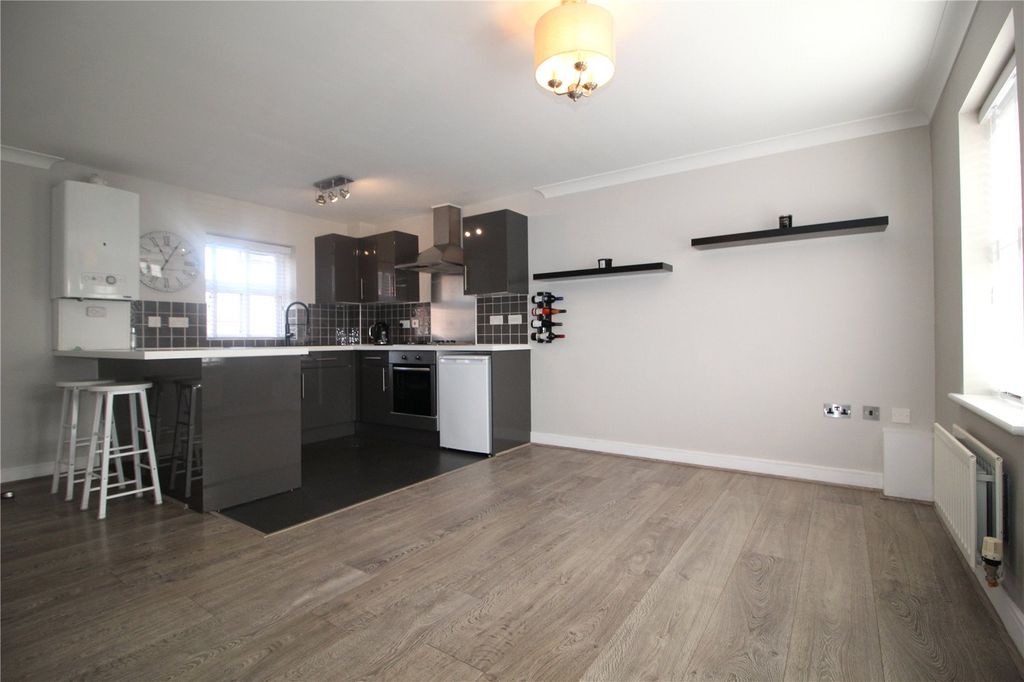 Property photo 3 of 13 Picture No. 10