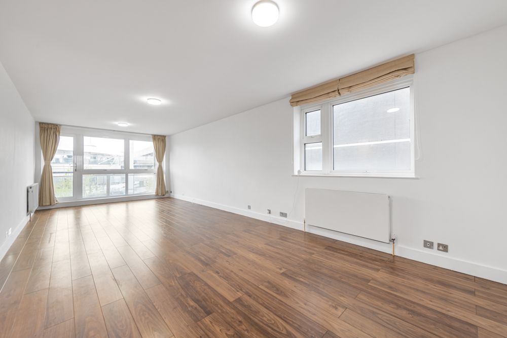 Property photo 1 of 14 Living Room