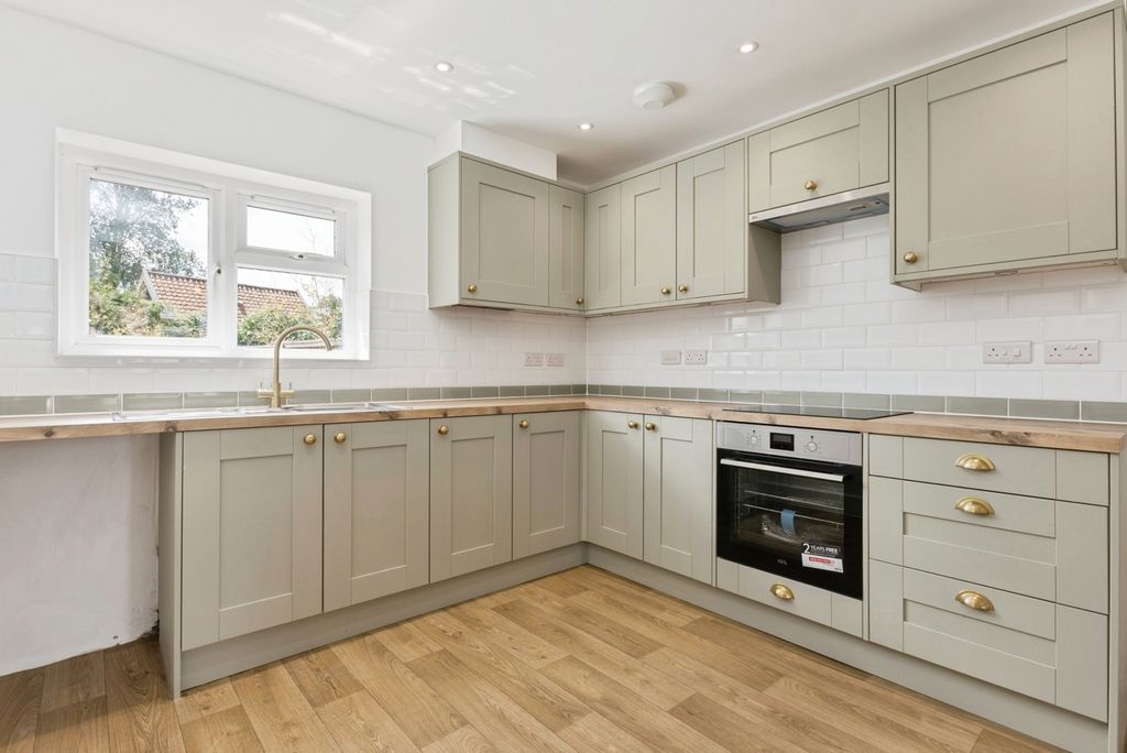 Property photo 3 of 24 Pbox-Img.Jpg