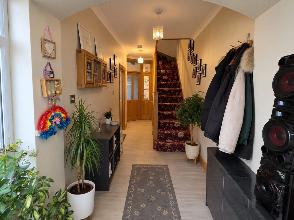 Property photo 2 of 29