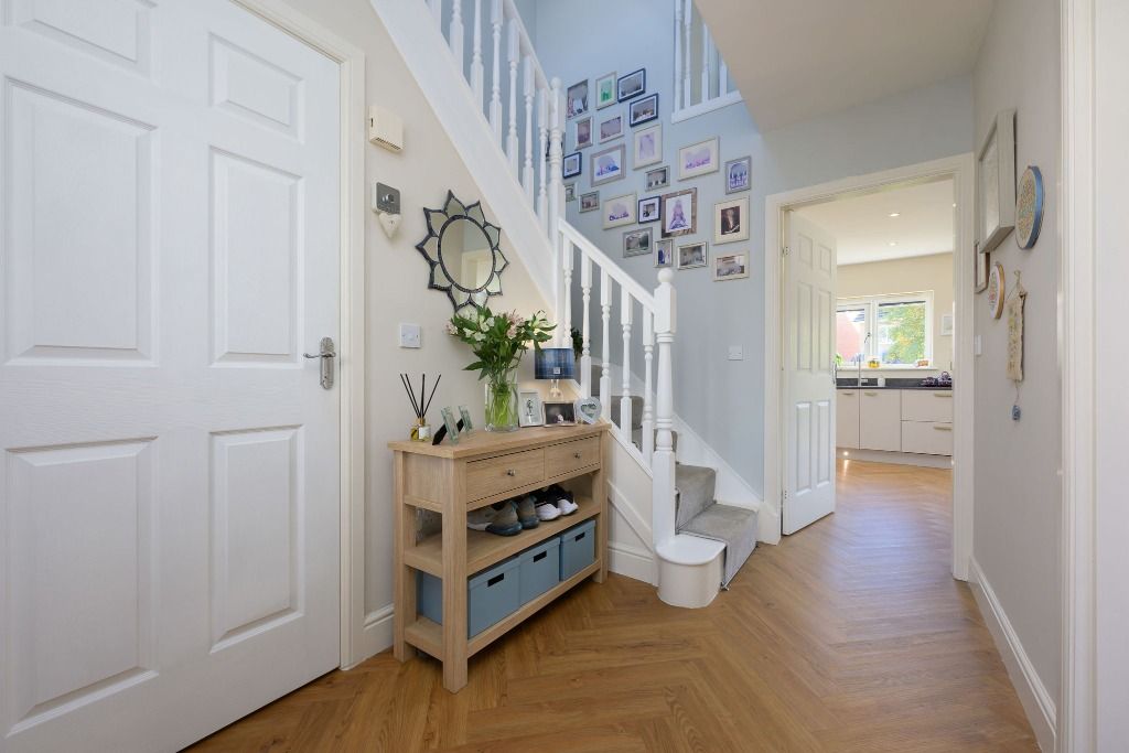 Property photo 2 of 34