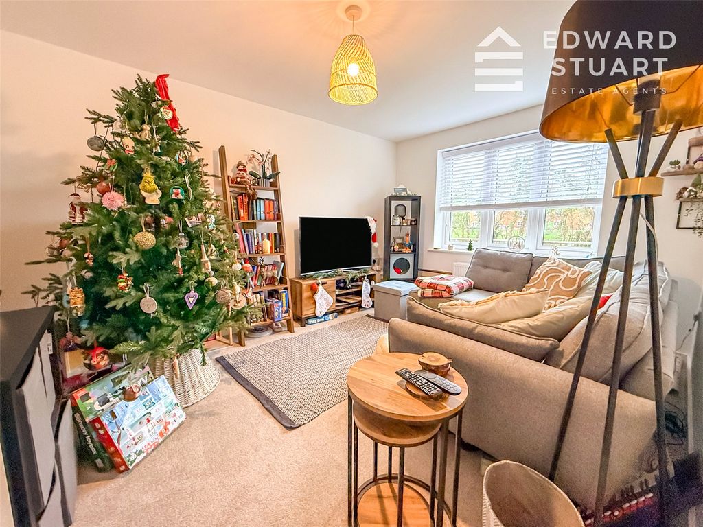 Property photo 2 of 13 Picture No. 14