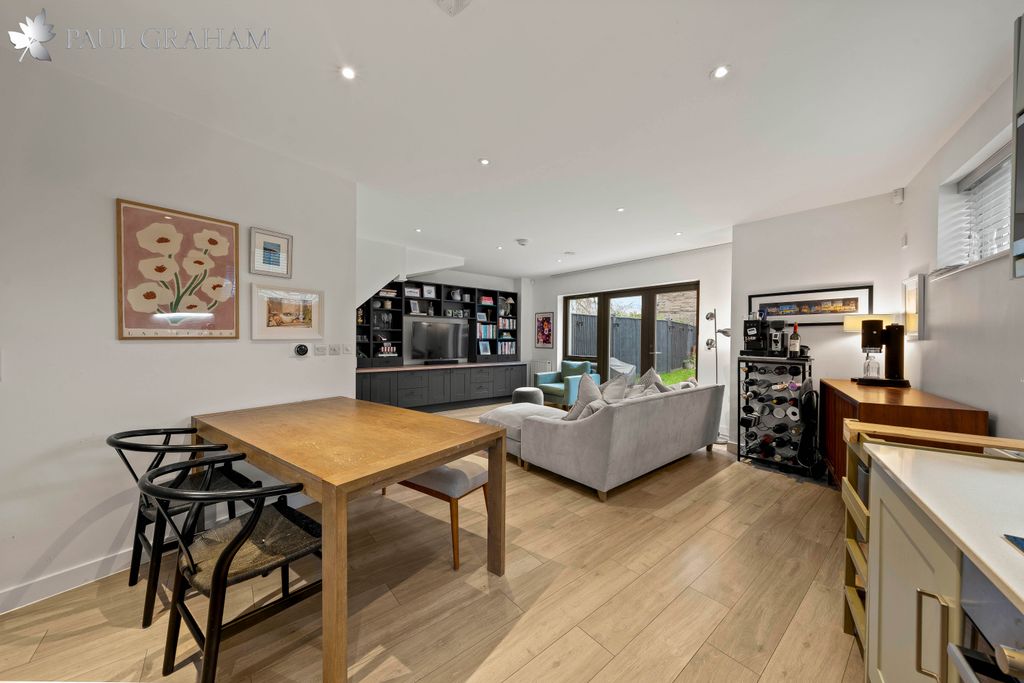 Property photo 3 of 27 Dsc00870