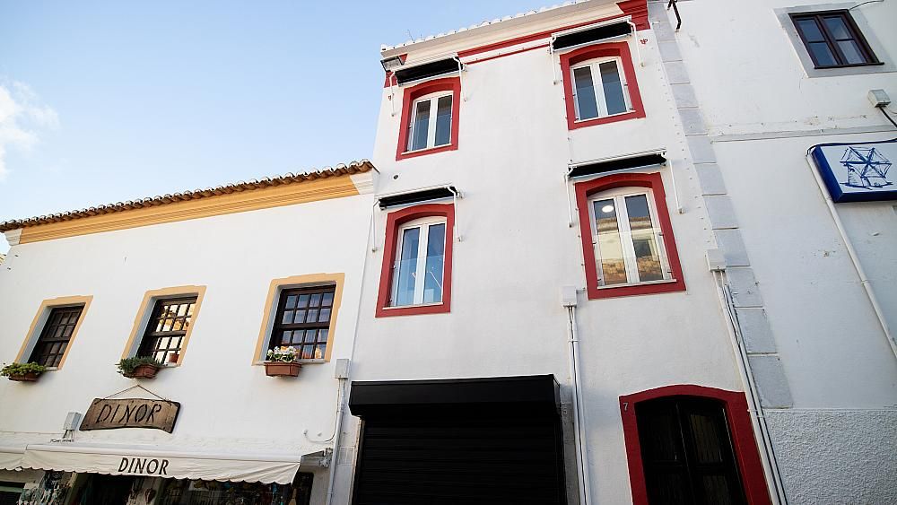 Property photo 1 of 28