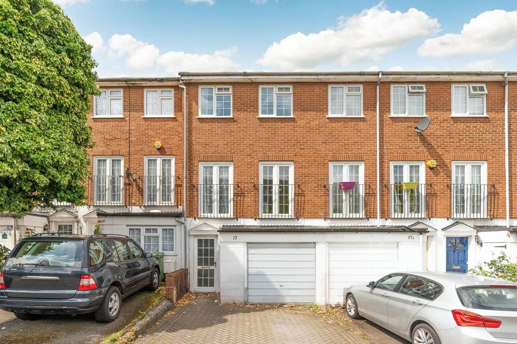 Property photo 1 of 11