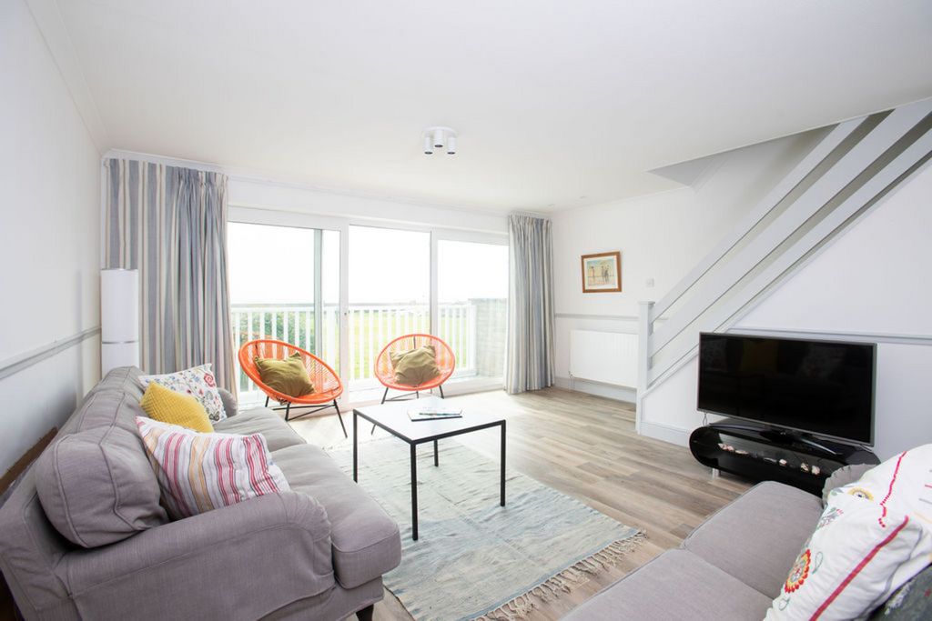 Property photo 2 of 31