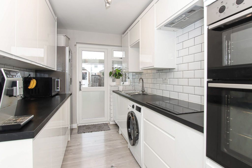 Property photo 3 of 14 Photo 10