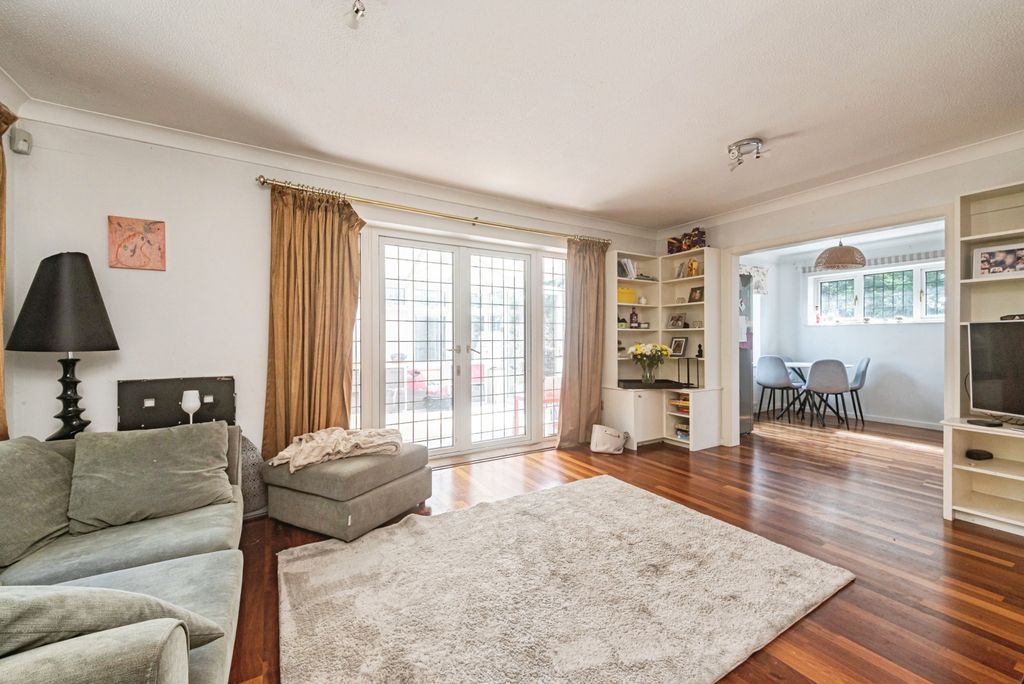 Property photo 2 of 19
