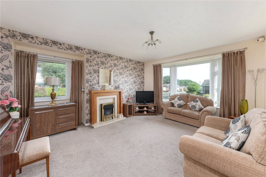 Property photo 2 of 12 Picture No. 05