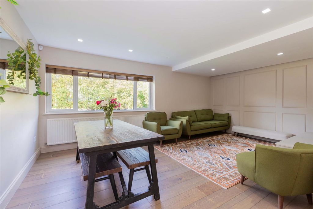 Property photo 2 of 20 135 Farnham Lane-13.Jpg