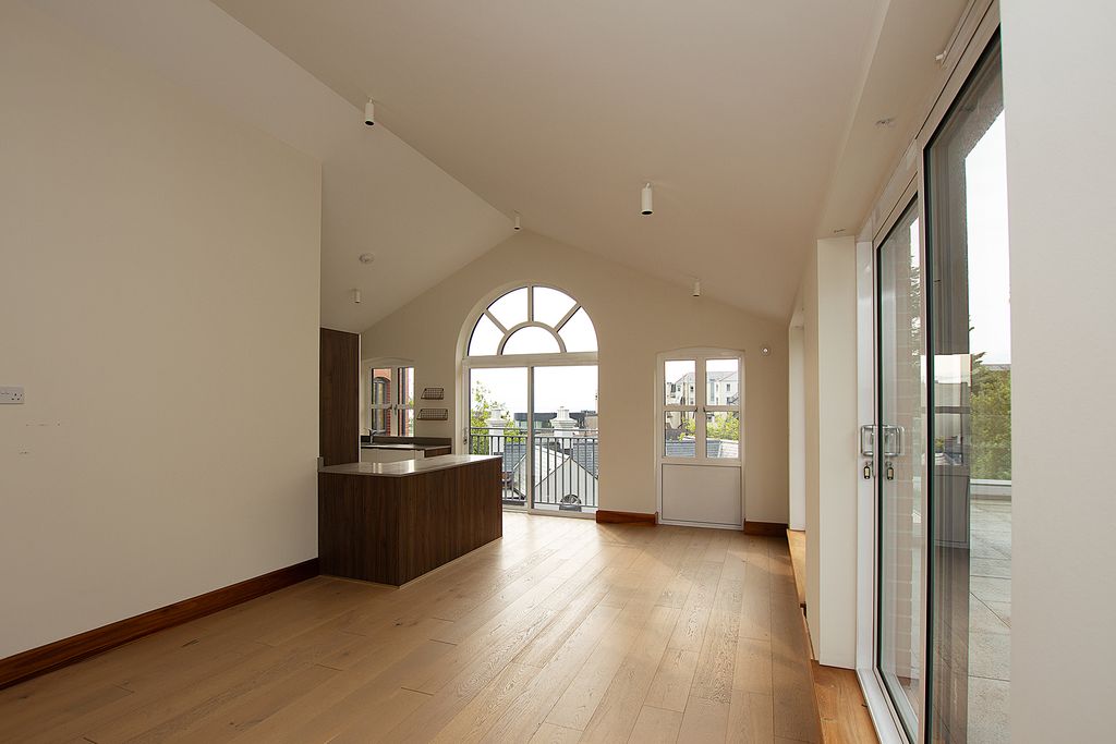 Property photo 2 of 9 Photo 1