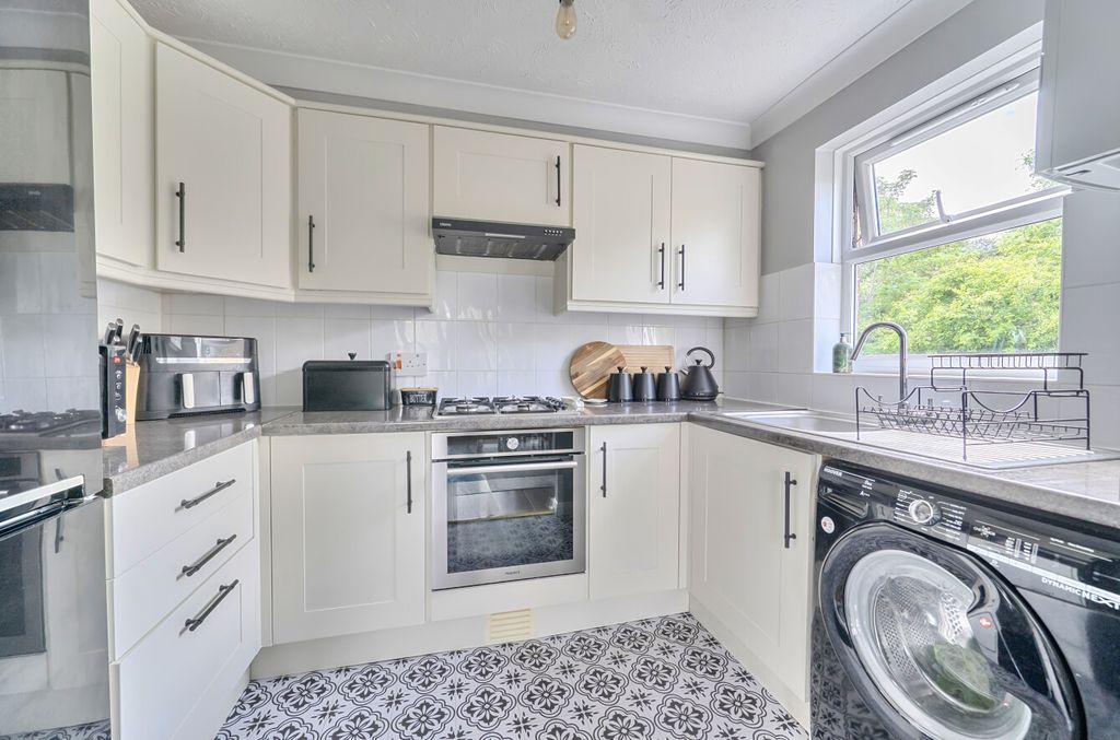 Property photo 2 of 16 1463493-7-6A0c90F...