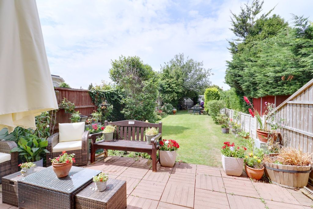 Property photo 2 of 19