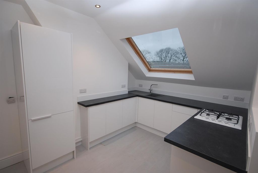 Property photo 3 of 5 Maisonette Kitchen.J