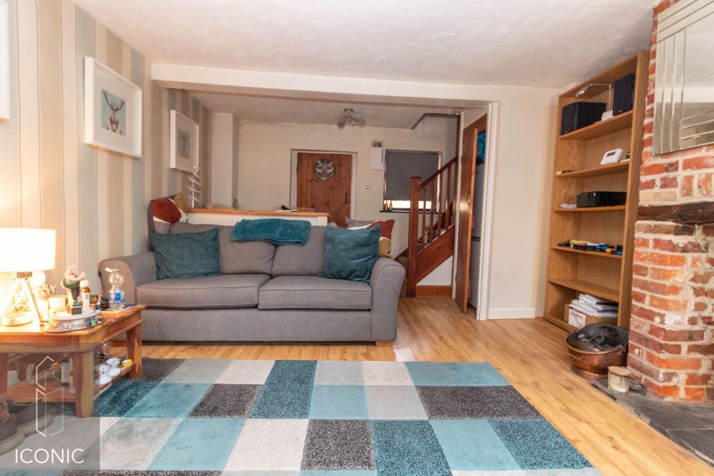 Property photo 2 of 10 Photo 3