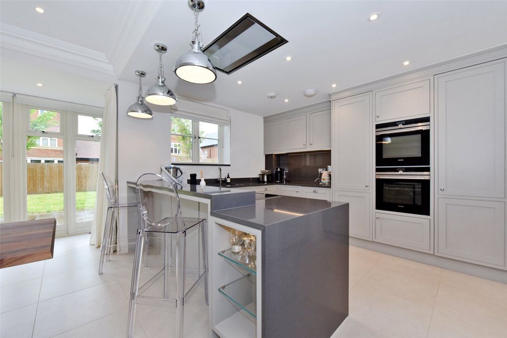 Property photo 2 of 15 Kitchen