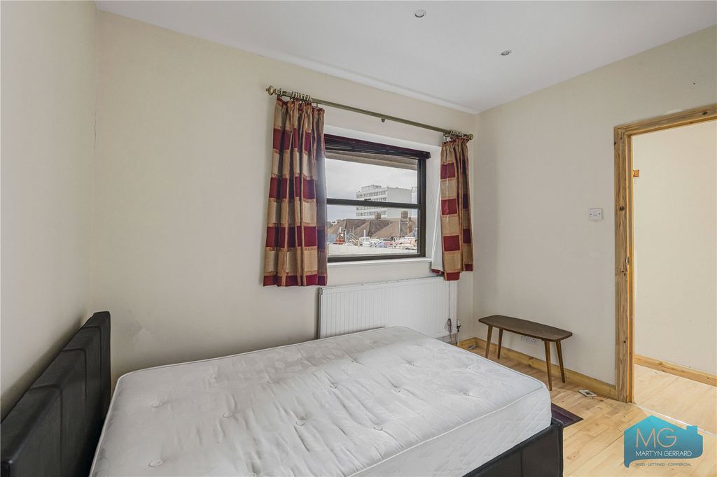 Property photo 2 of 12 Picture No. 05