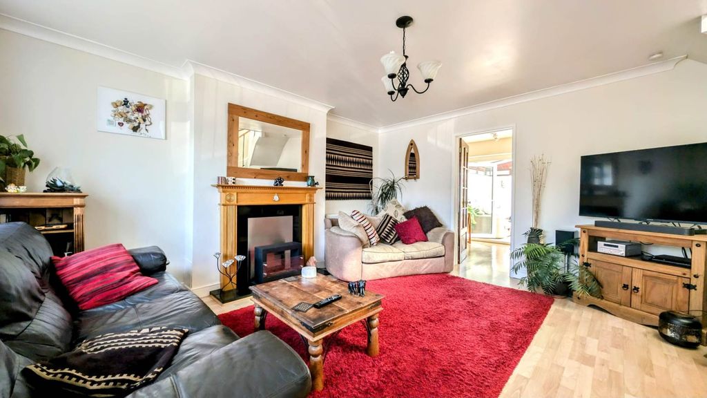 Property photo 3 of 16