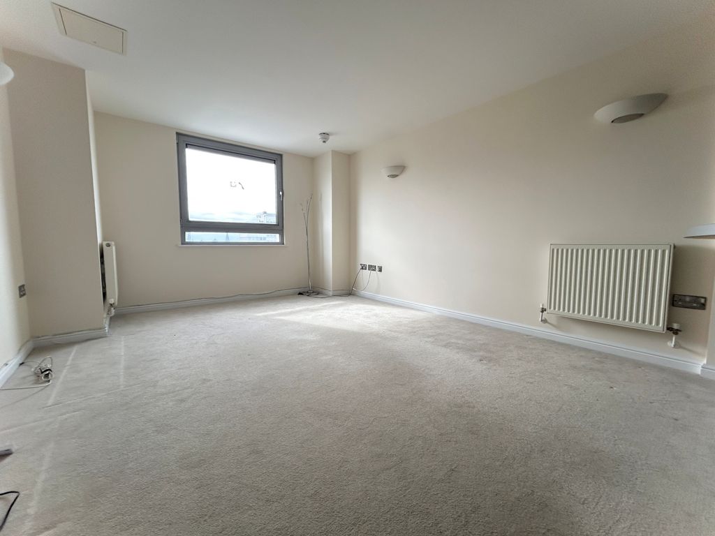 Property photo 1 of 8 1 Bed P.Built To Rent Aspects, Sutton Sm1
