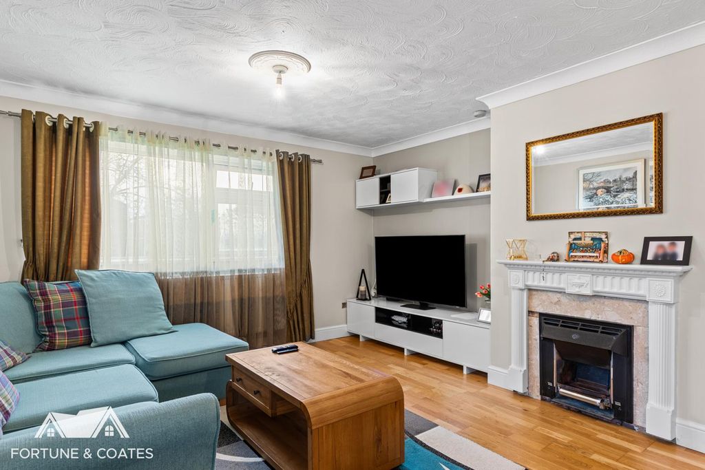 Property photo 3 of 11 Willowfield_7.Jpg