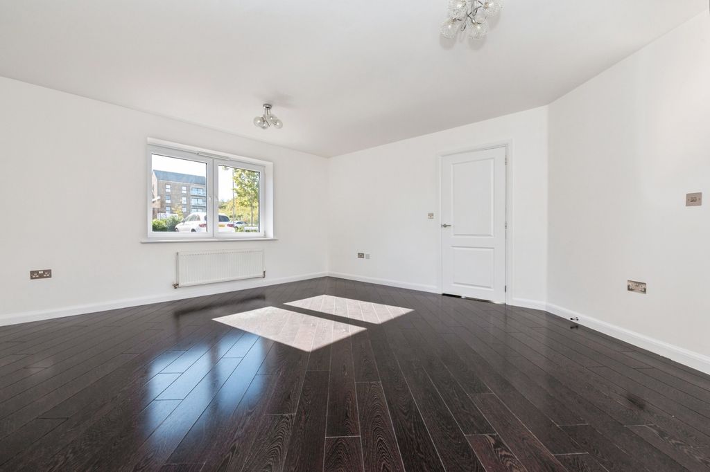 Property photo 2 of 19 Pbox-Img.Jpg