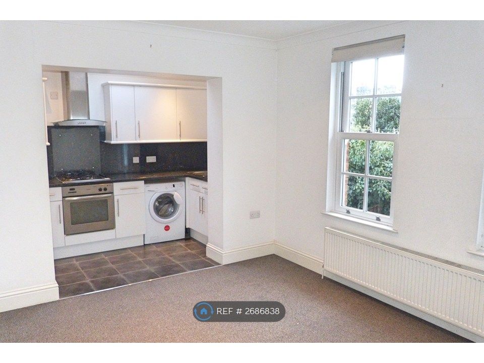 Property photo 2 of 7 Kitchen