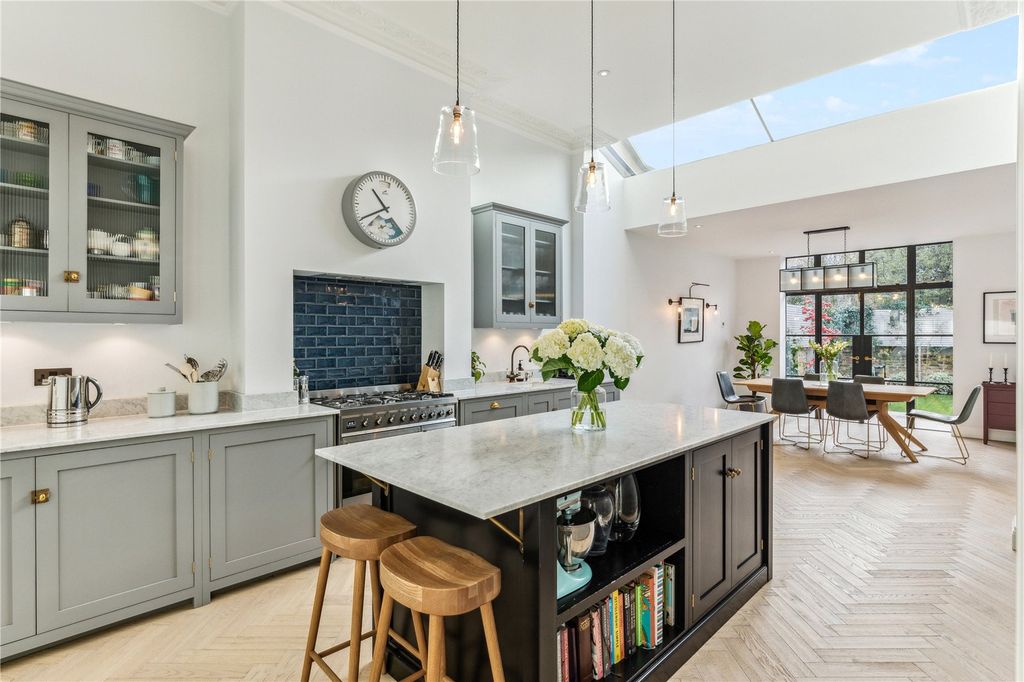 Property photo 3 of 18 Picture No. 33