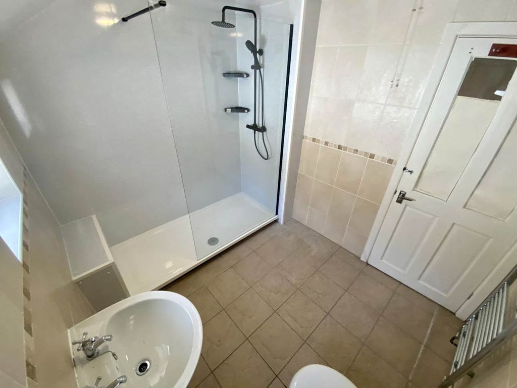 Property photo 2 of 17 Bathroom 1, 2