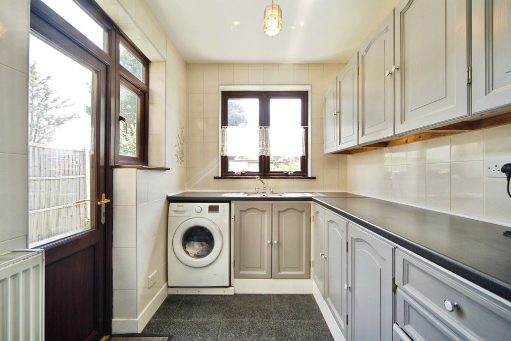 Property photo 3 of 16 Pbox-Img.Jpg