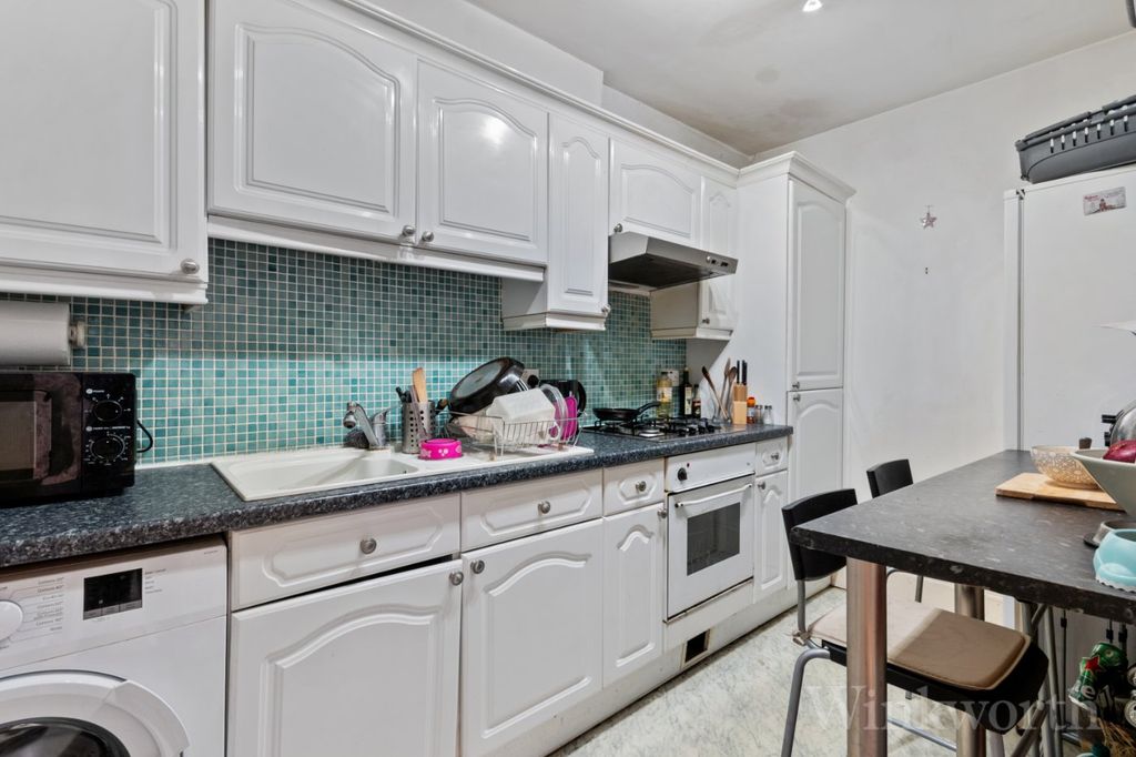 Property photo 3 of 10 Picture No. 05