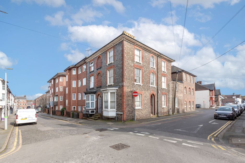 Property photo 3 of 14 Albion Chambers &amp; 16 Matthew Street , Dunstable Lu6 1Sd