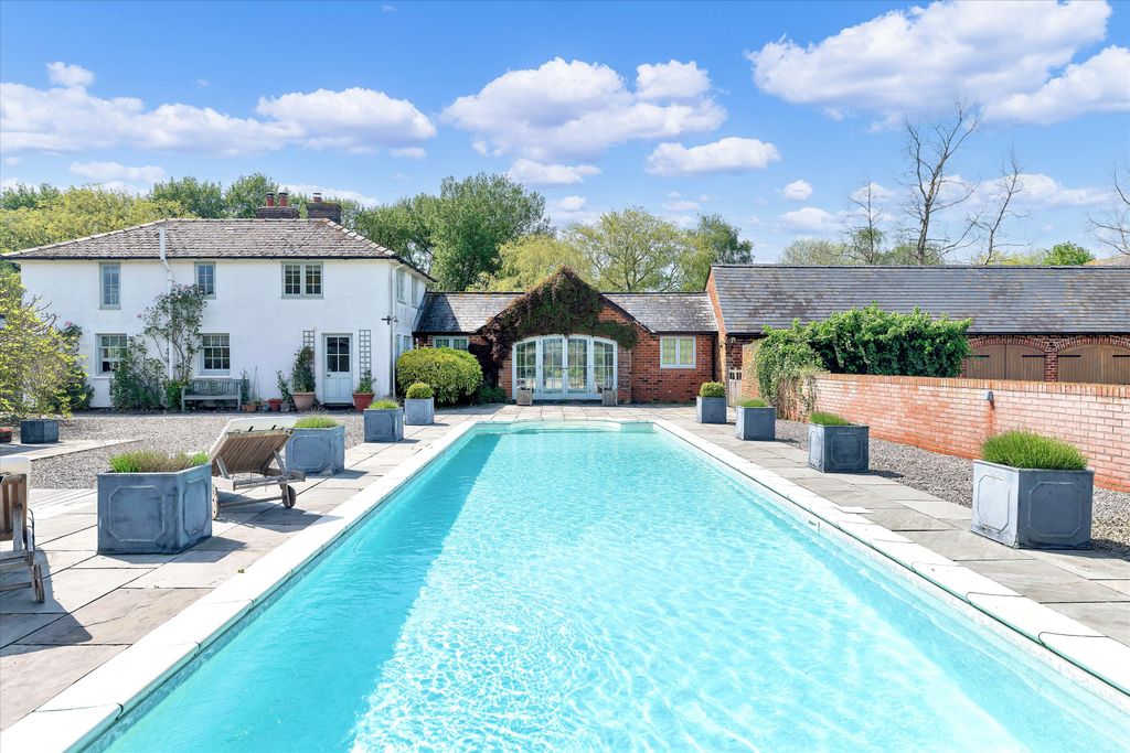 Property photo 2 of 24 Image