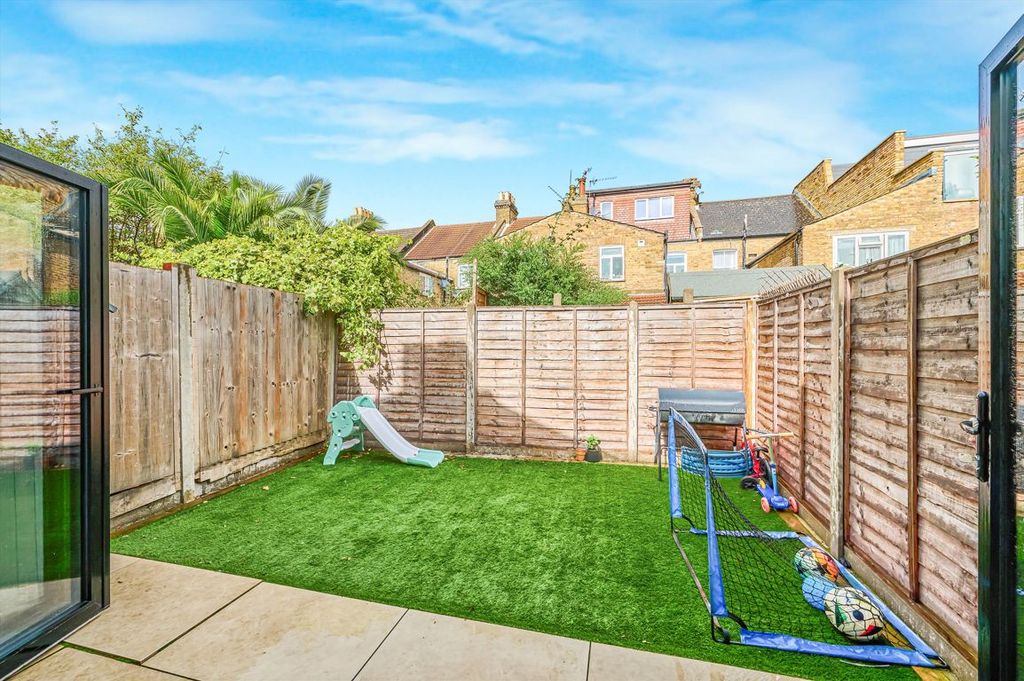 Property photo 3 of 10