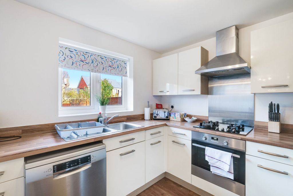 Property photo 2 of 58
