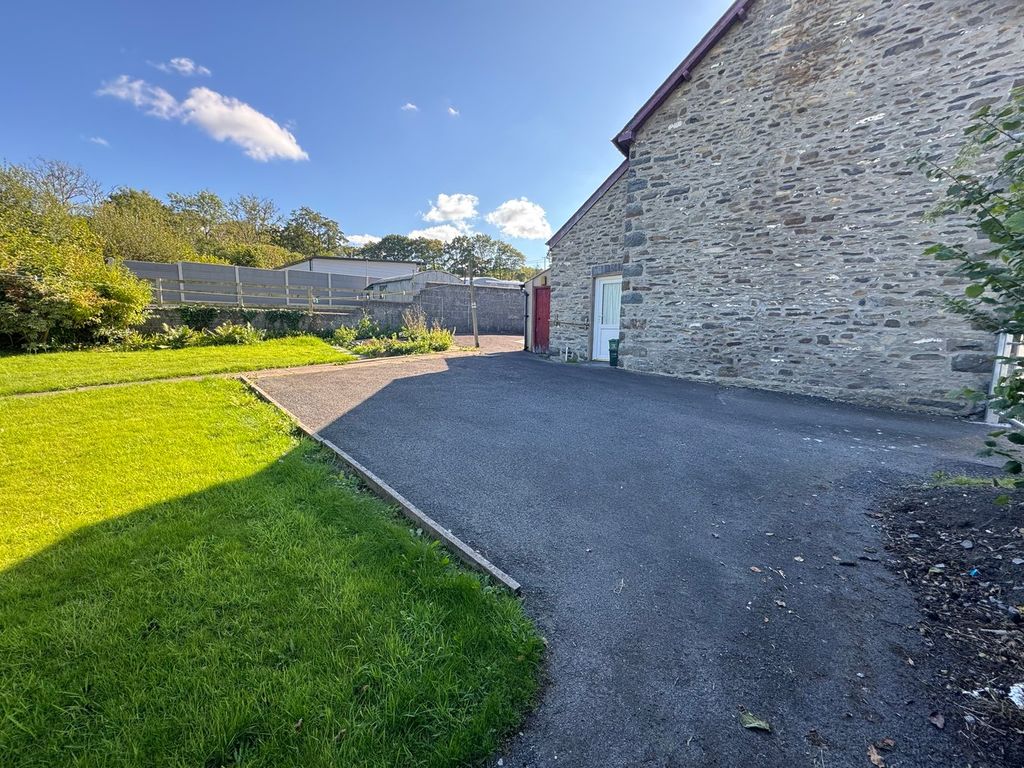 Property photo 3 of 15