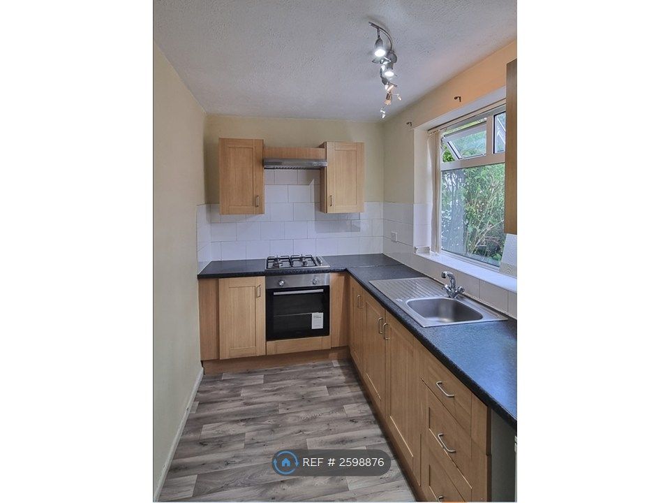 Property photo 2 of 31 Kitchen